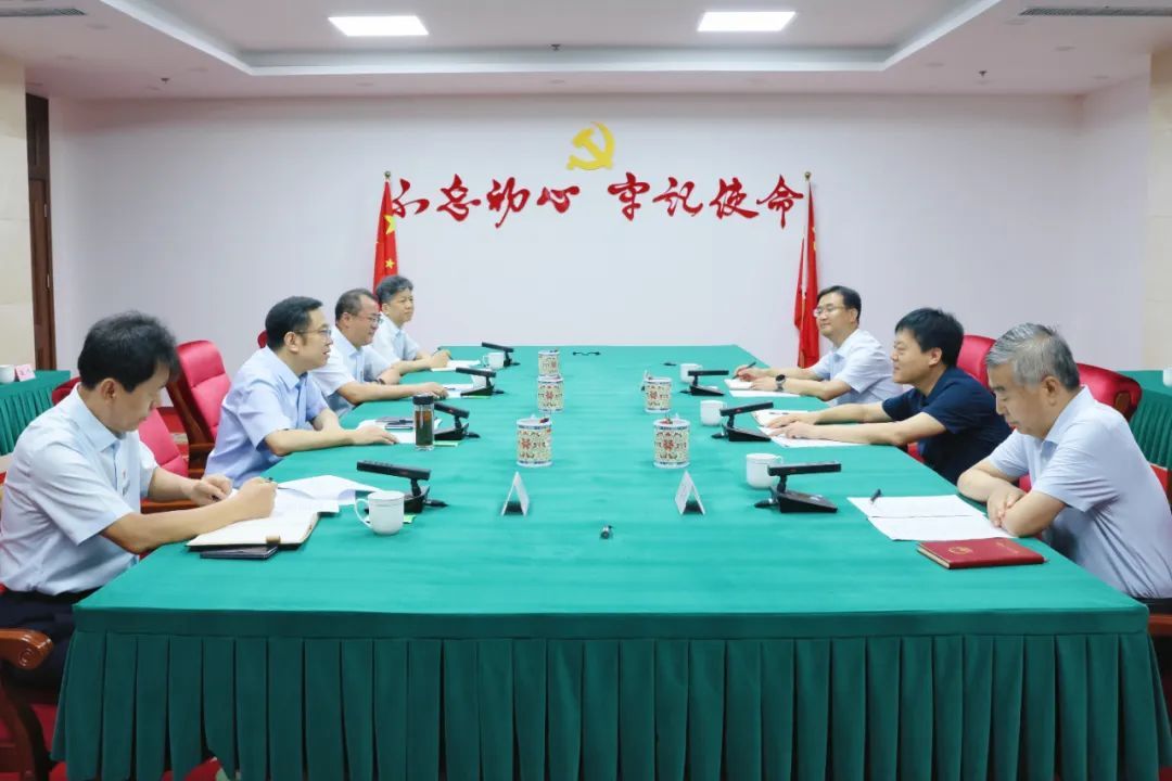 省农商行党委书记任凯与晋中市委副书记、市长刘星一行举行会谈